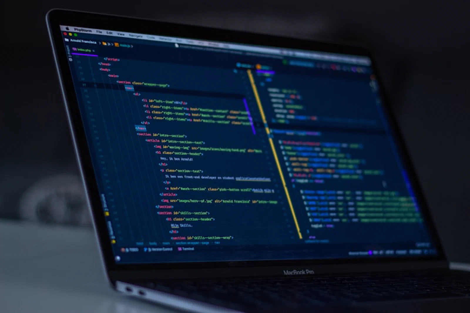 Mastering Responsive Layouts: From Single Column to Complex Grids